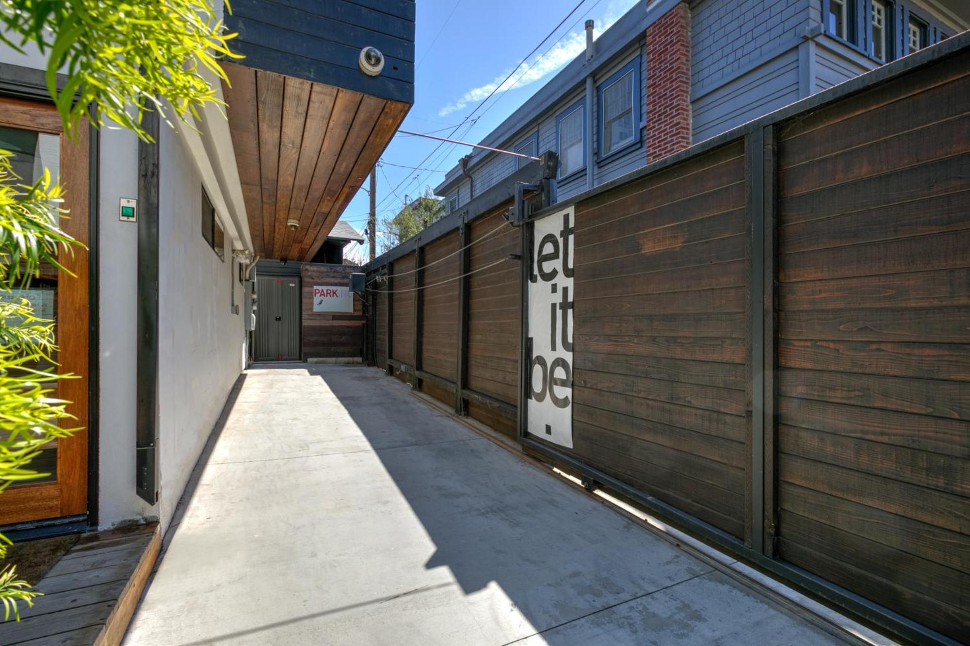 Venice Beach Studio With Large Private Patio Steps To The Beach Los Angeles Exterior foto