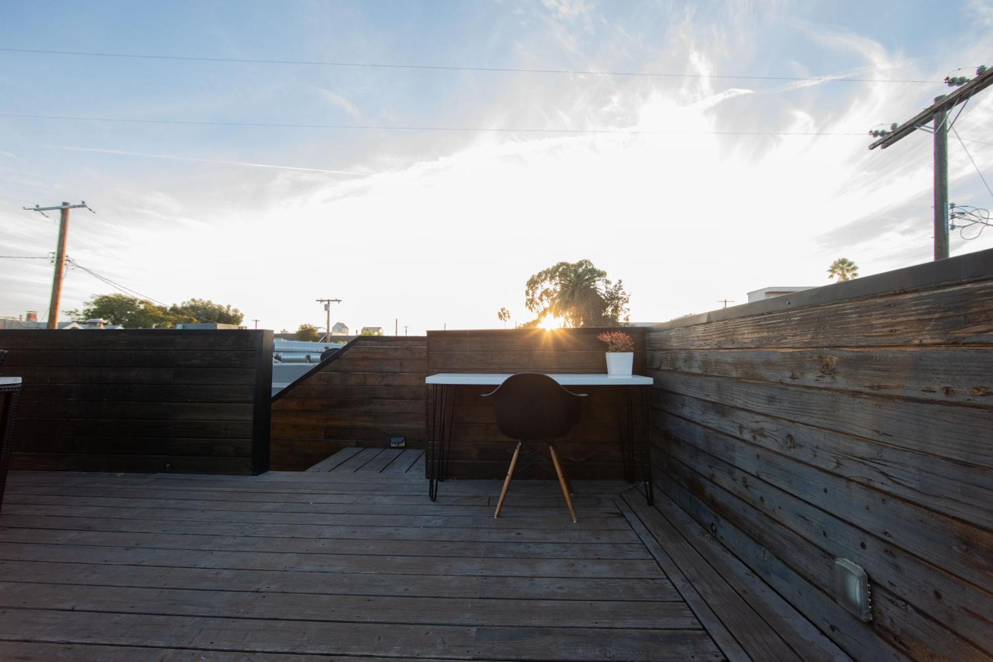 Venice Beach Studio With Large Private Patio Steps To The Beach Los Angeles Exterior foto