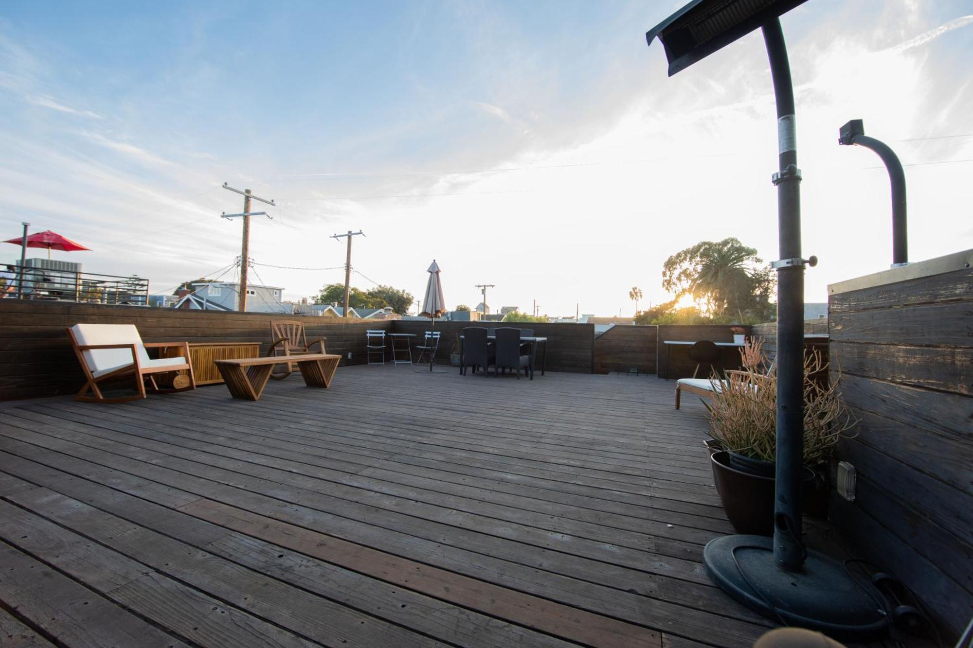 Venice Beach Studio With Large Private Patio Steps To The Beach Los Angeles Exterior foto