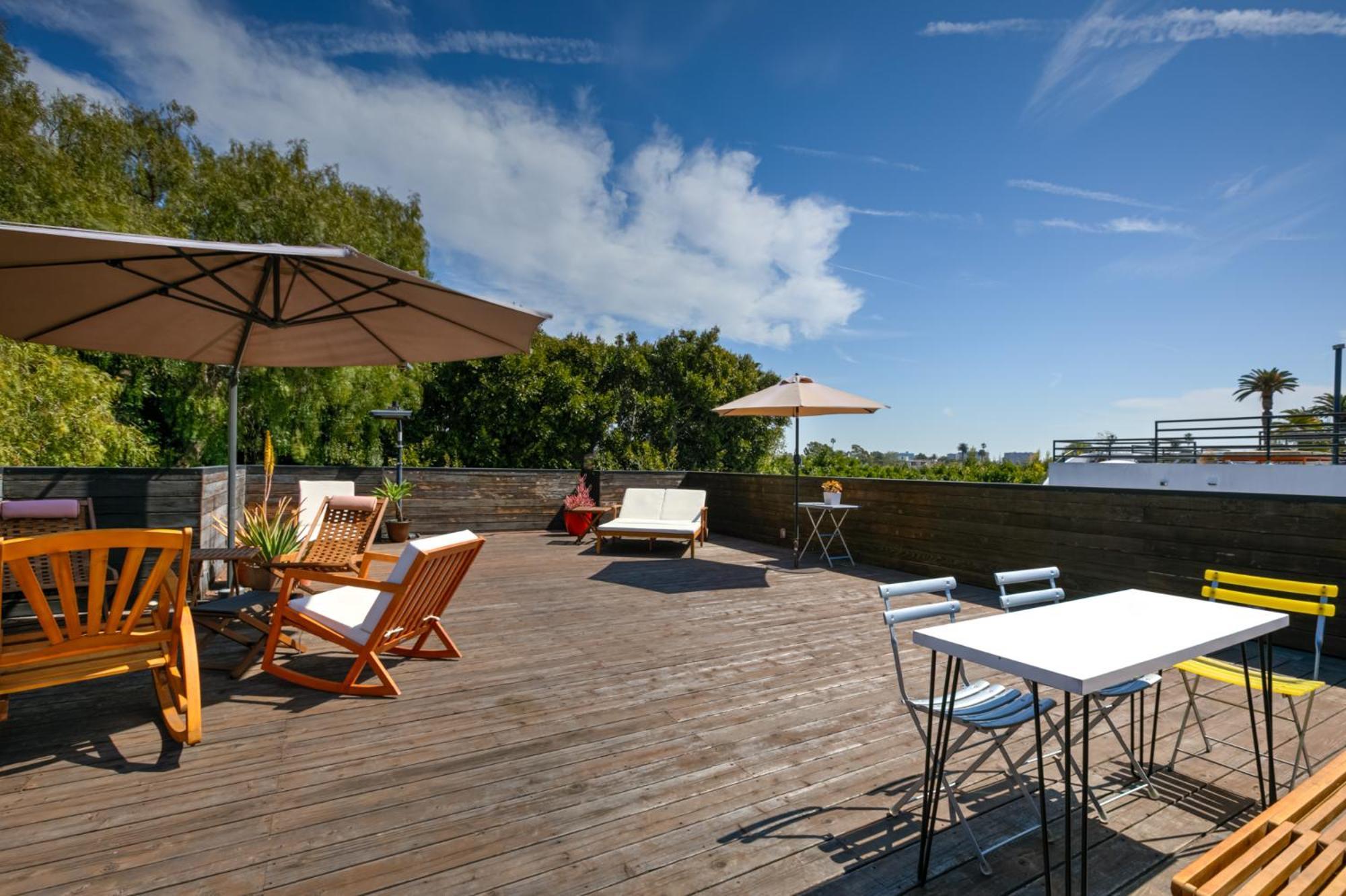 Venice Beach Studio With Large Private Patio Steps To The Beach Los Angeles Exterior foto