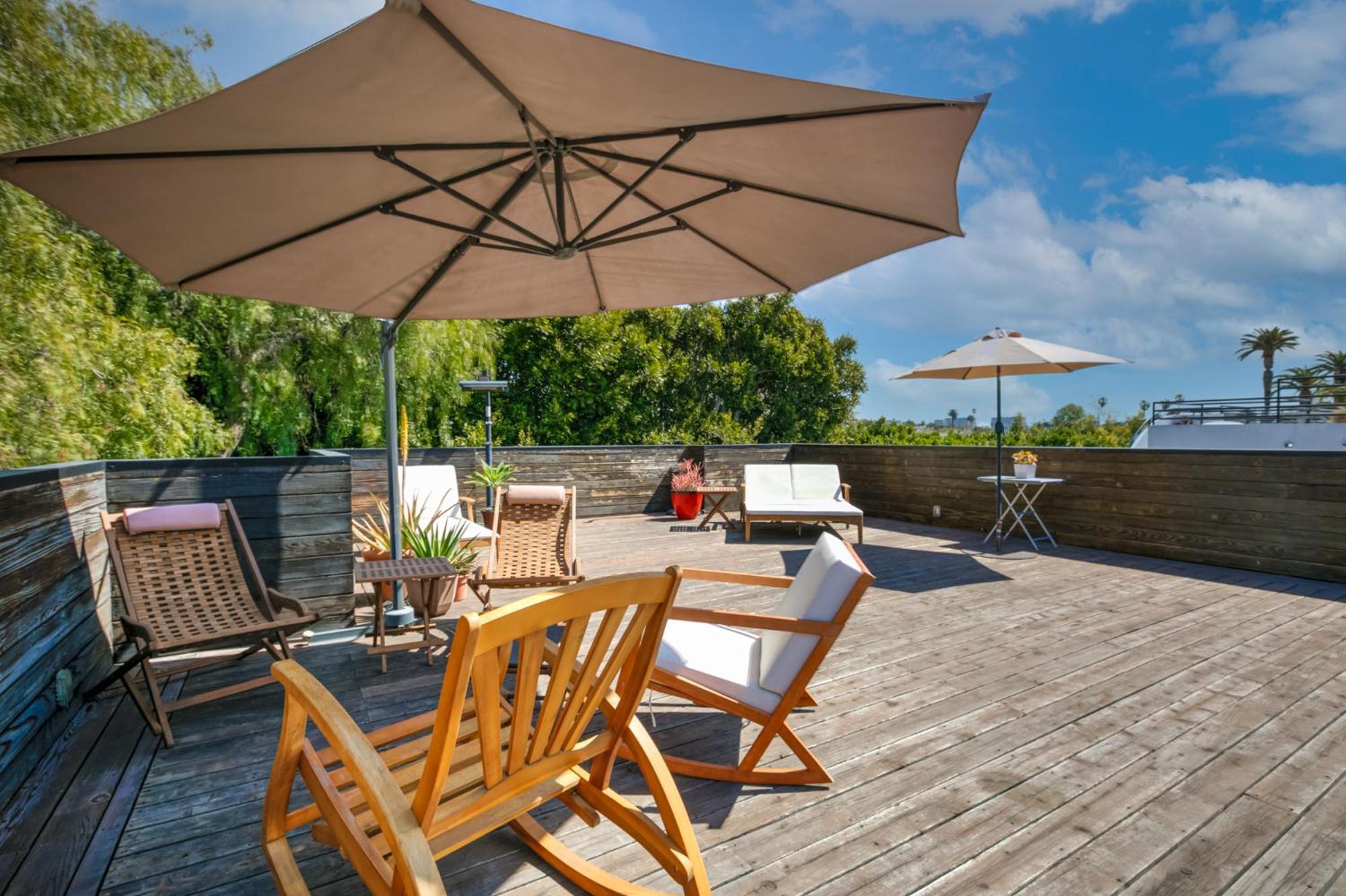 Venice Beach Studio With Large Private Patio Steps To The Beach Los Angeles Exterior foto