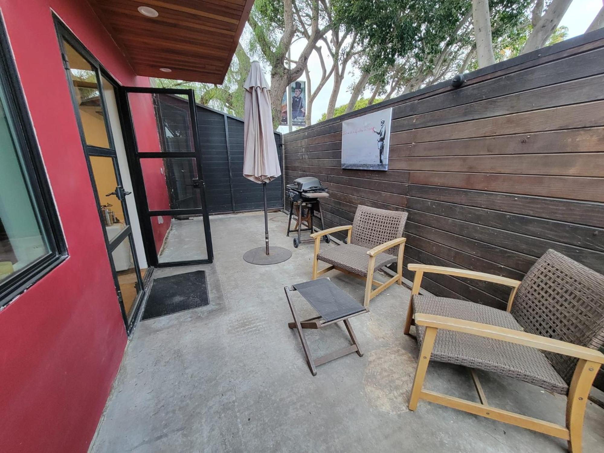 Venice Beach Studio With Large Private Patio Steps To The Beach Los Angeles Exterior foto
